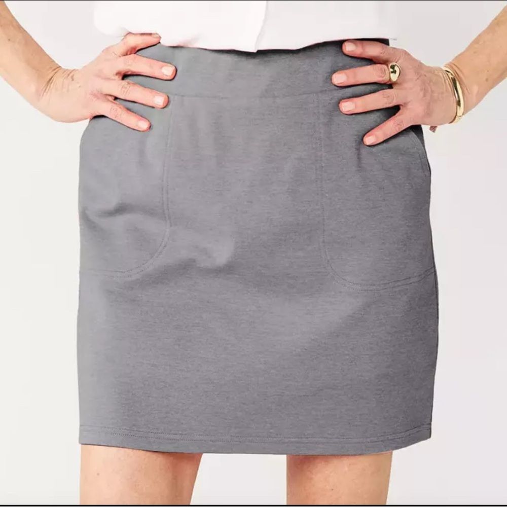 NWT Pull-On Gray Skort by Croft & Barrow - Size L - Elastic waist band